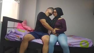 video ger吴梦梦到桃园过夜突然姊姊回来在厨房的姊姊一边对话一边猛干最后中出完还叫梦梦舔乾淨 ngewe ayang hijab semok bokep hijab ukhti jilbab viral doodstream mp4 sex